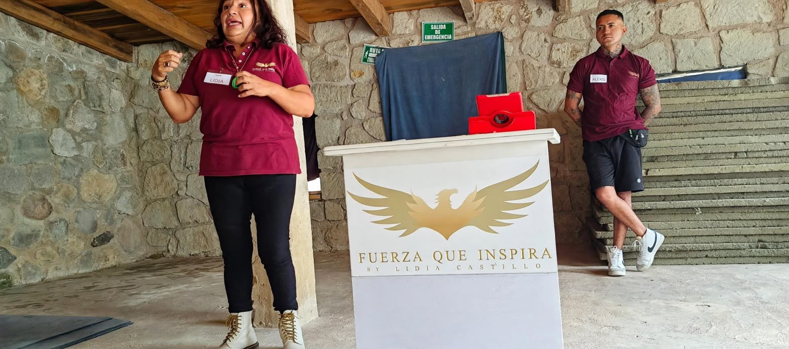 Olga Lidia Castillo facilitando el entrenamiento Multiformas de Amar